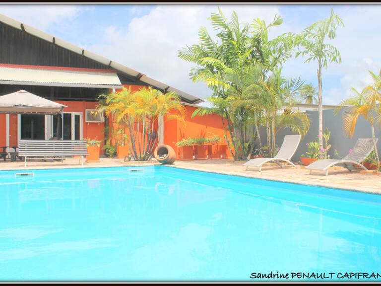 A VENDRE A KOUROU UN MAGNIFIQUE COMPLEXE IMMOBILIER DE 8 APPARTEMENTS (R+1) DE 960 m² - UNE VILLA T5 (R+1) DE 310 m² - TERRAIN 1870 m² - AU PRIX DE 1 755 000 € — photo 1