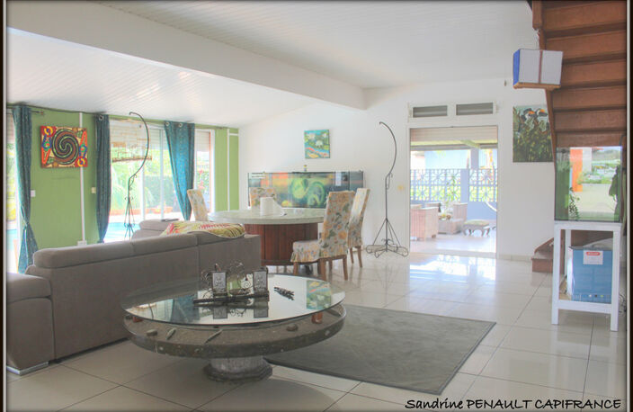 A VENDRE A KOUROU UN MAGNIFIQUE COMPLEXE IMMOBILIER DE 8 APPARTEMENTS (R+1) DE 960 m² - UNE VILLA T5 (R+1) DE 310 m² - TERRAIN 1870 m² - AU PRIX DE 1 755 000 € — photo 5