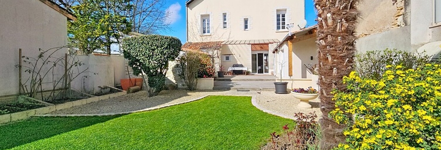 Maison 8 Pièces 243 m² à vendre à Thouars (79100)