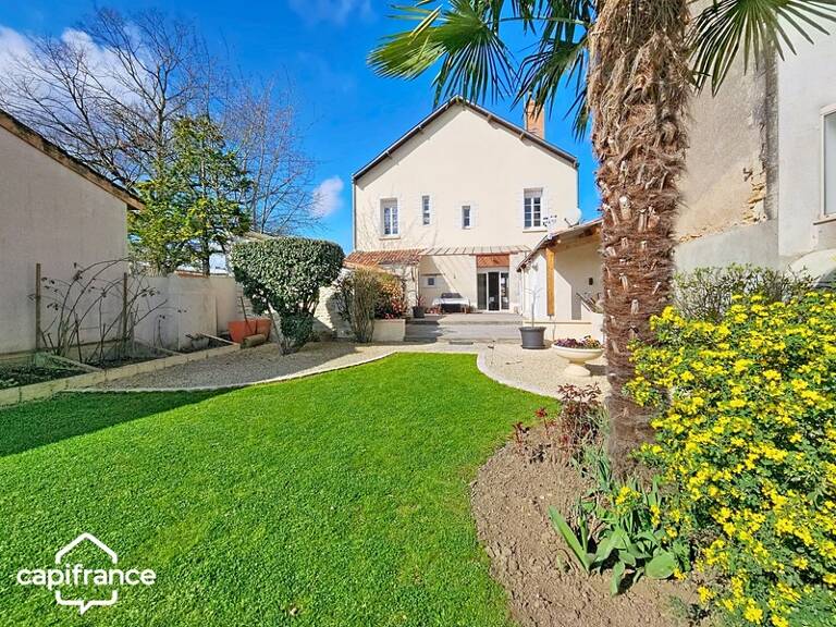 Maison 243 m² - Excellent état – 6 chambres – jardin, terrasse, garage – Thouars centre (79100) — photo 1