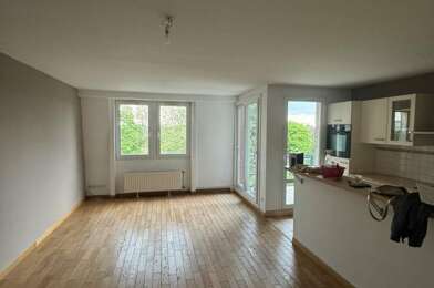 Appartement 3 pièces 990 €