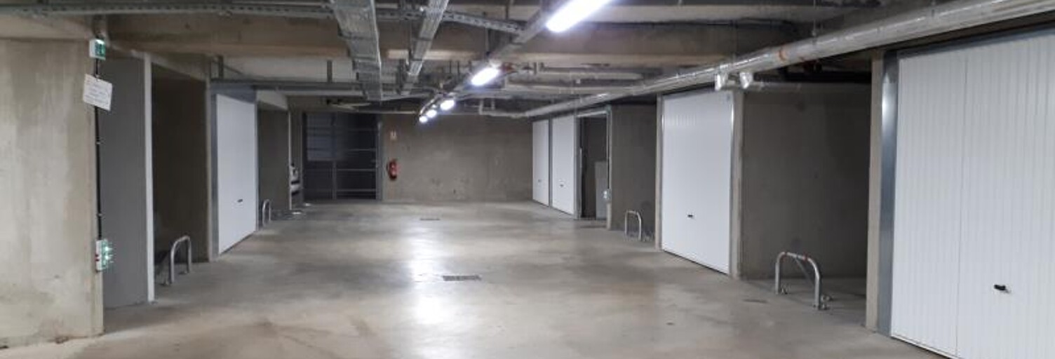 Garage   m² à louer à Lyon 9 (69009)