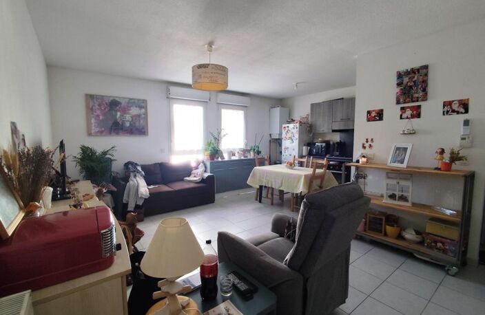 Châteaurenard, en exclusivité, Centre ville Appartement 3  pièces - terrasse et place de garage en sous sol — photo 5