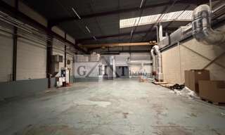 Local industriel  1650 m² à louer à Bondoufle (91070)