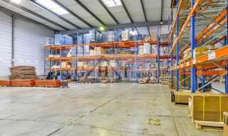 Local industriel  1998 m² à louer à Saint-Thibault-des-Vignes (77400)