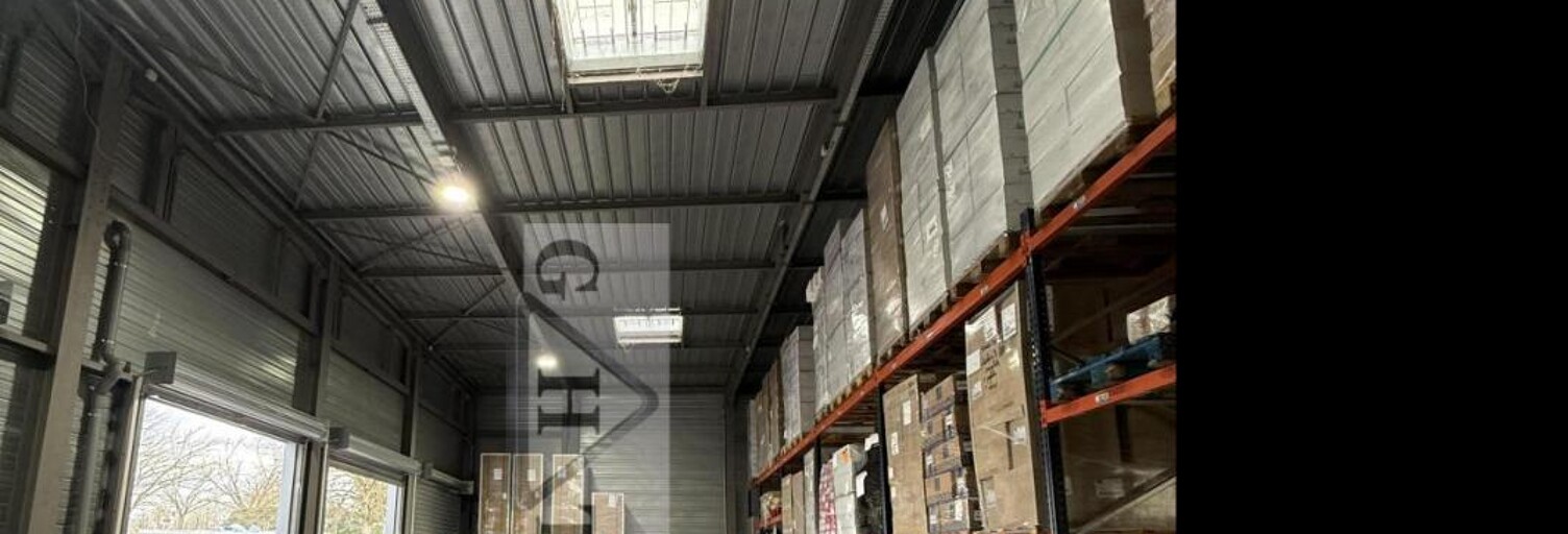 Local industriel  1990 m² à louer à Villemomble (93250)