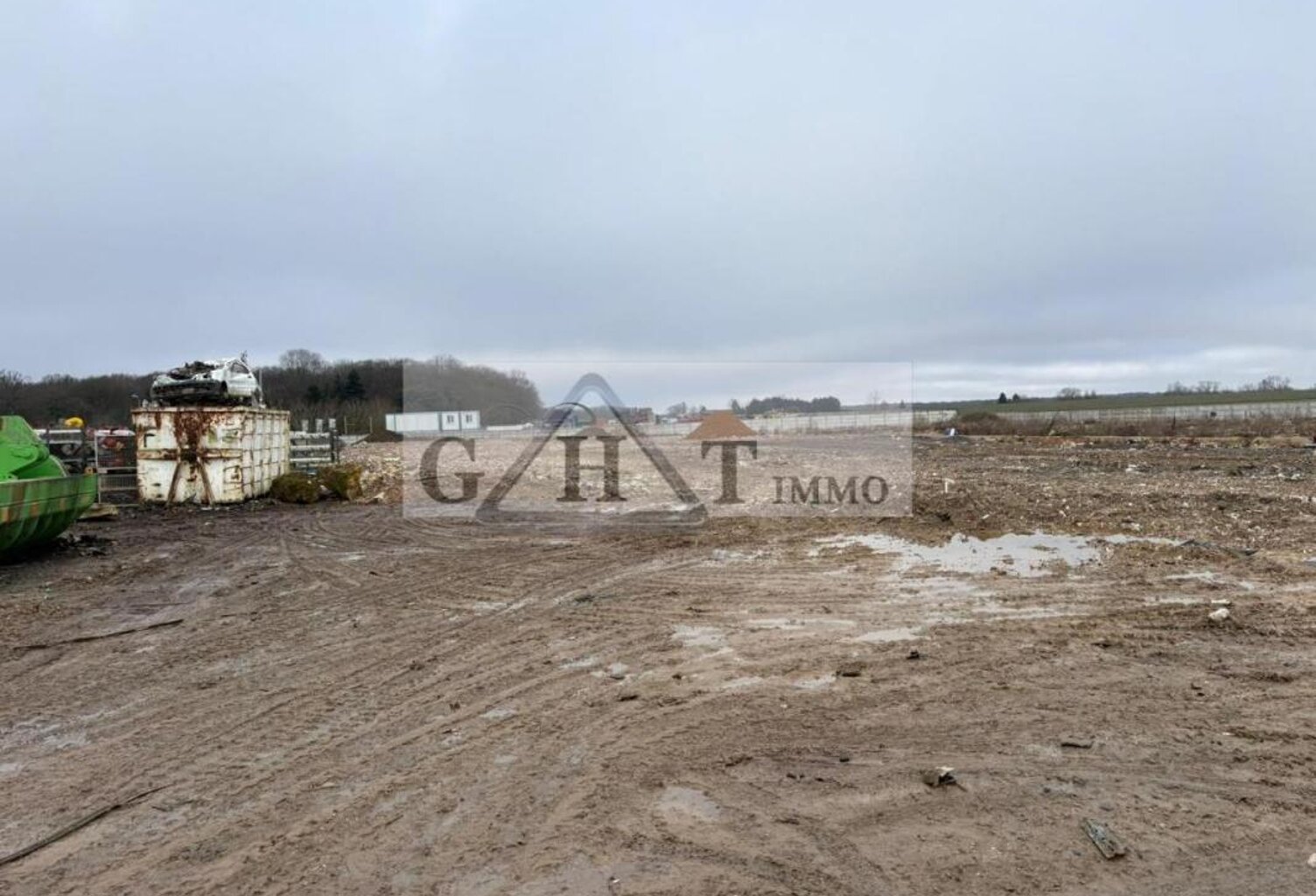 TERRAIN 11 000 M² AVEC PC – CHAUMES-EN-BRIE — photo 1