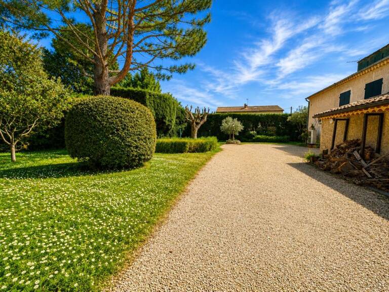 CARPENTRAS - Grande maison familiale au calme absolu – 232 m² habitables – Parcelle de plus de 2400 m² avec piscine – — photo 1