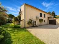 CARPENTRAS - Grande maison familiale au calme absolu – 232 m² habitables – Parcelle de plus de 2400 m² avec piscine – — photo 2