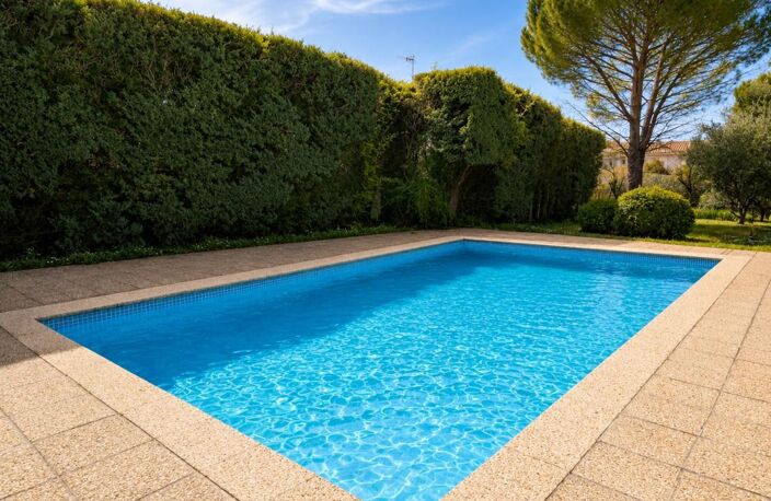 CARPENTRAS - Grande maison familiale au calme absolu – 232 m² habitables – Parcelle de plus de 2400 m² avec piscine – — photo 4