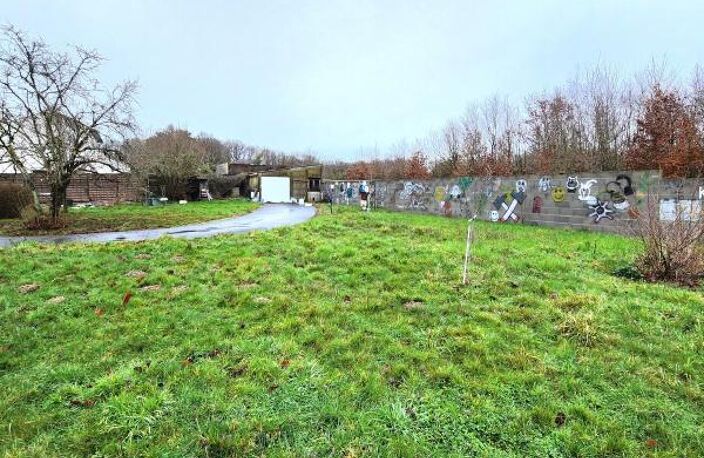 Terrain constructible d'environ 860 m² — photo 2