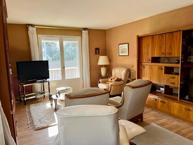 Appartement À Vendre — photo du bien