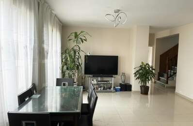 maison familiale, 130 m2 avec grand local/atelier  45 m2 Prix : 588 000 — photo du bien