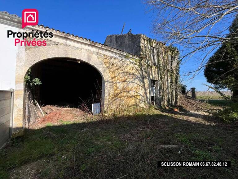 Maison Saint Genis De Saintonge - chai - terrain - prix 39 990 FAI — photo 1