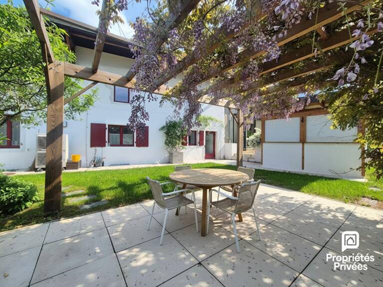 Maison avec dépendance piscine & jardin - Chevrier 74520 — photo 1