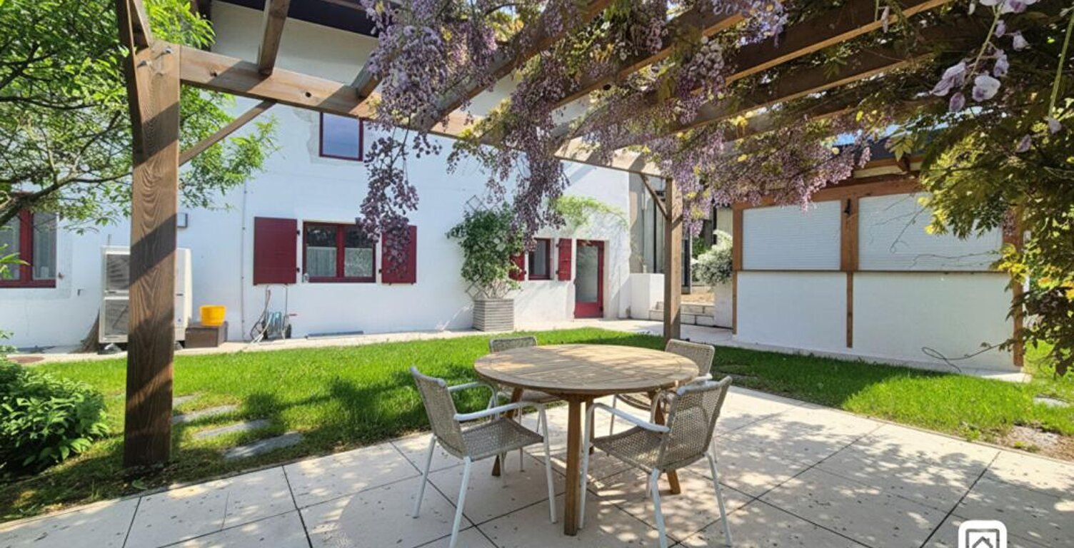 Maison avec dépendance piscine & jardin - Chevrier 74520 — photo 1