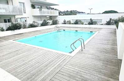 Superbe 3 pièces moderne avec grande terrasse, piscine et parkings à 10 minutes de la mer — photo du bien