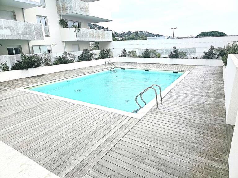 Superbe 3 pièces moderne avec grande terrasse, piscine et parkings à 10 minutes de la mer — photo 1
