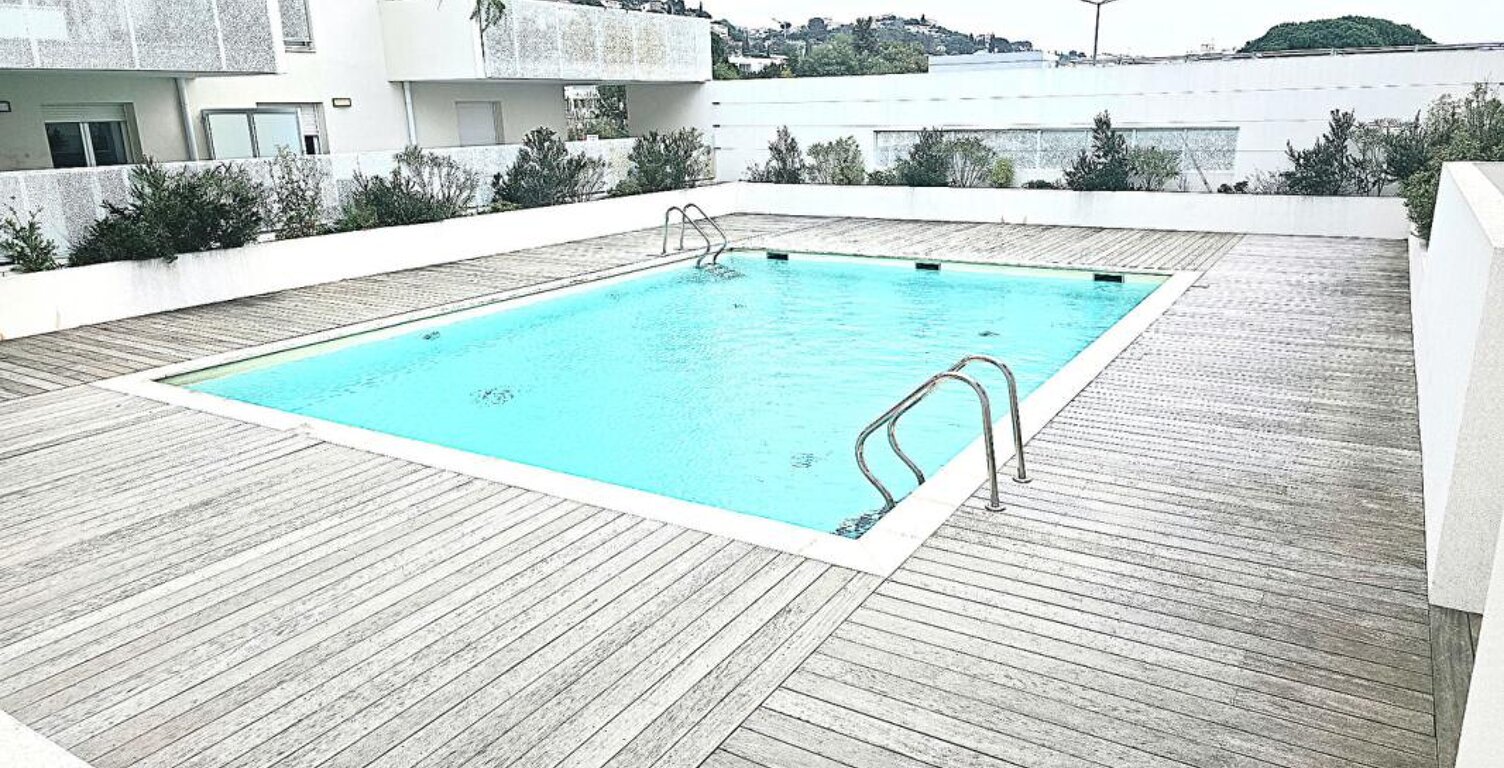 Superbe 3 pièces moderne avec grande terrasse, piscine et parkings à 10 minutes de la mer — photo 1