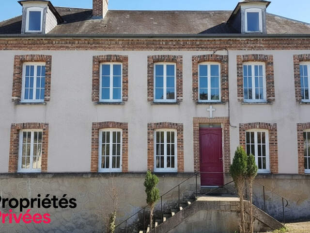 Maison Nogent Le Roi 6 pièces 4 chambres 170 m2 jardin 930m2 292000 — photo du bien