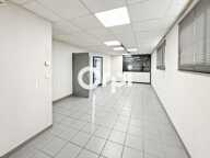 Local professionnel ou commercial avec espace de stockage — photo 3