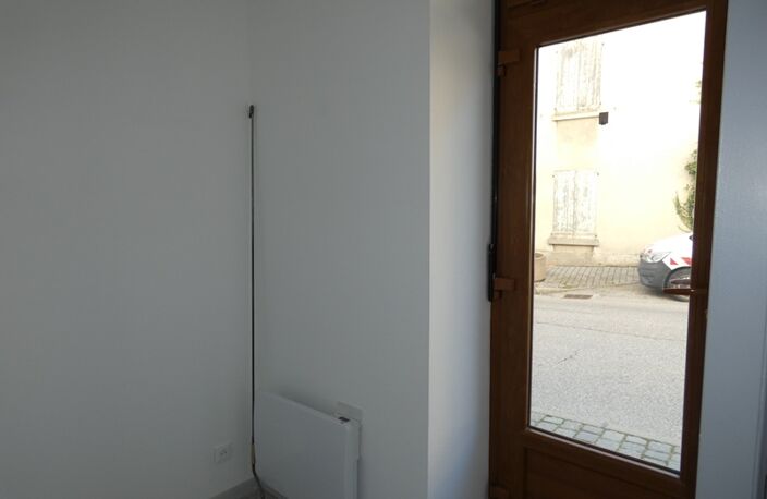 Local de 36m² à louer pour tous commerces - CENTRE VILLE SERRES 05700 — photo 2
