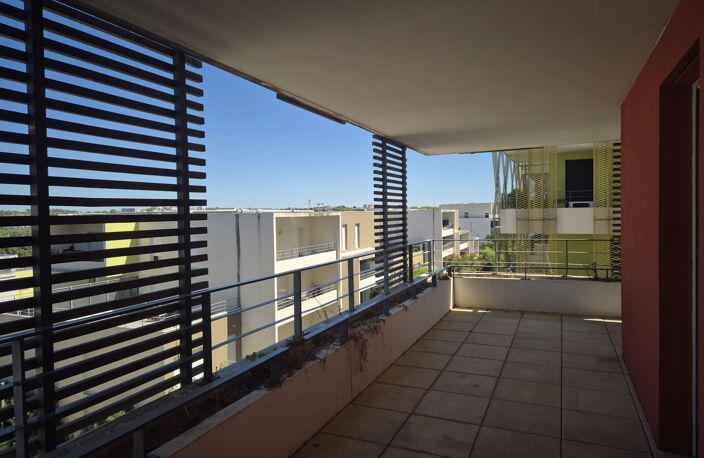 JUVIGNAC - Grand studio 33,5m2 + terrasse 23,5m2 + pk — photo 2