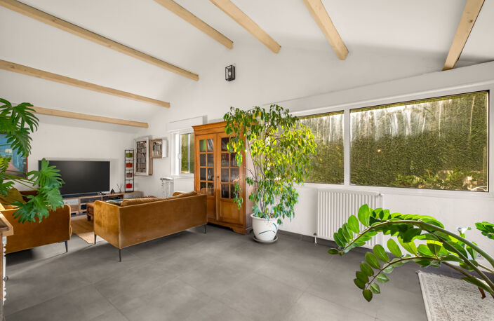 Maison de plain-pied sur sous-sol avec atelier — photo 2