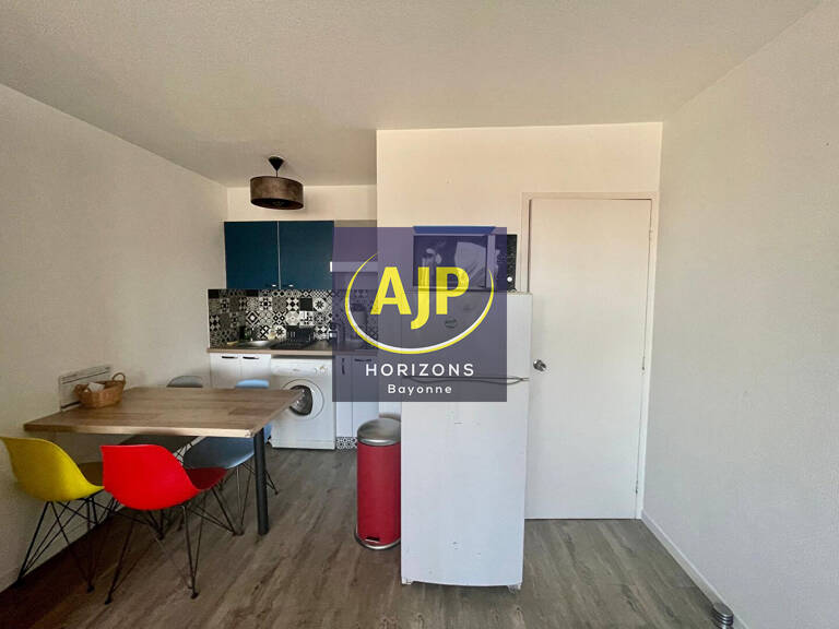 Studio 31 m² avec belle terrasse — photo 1