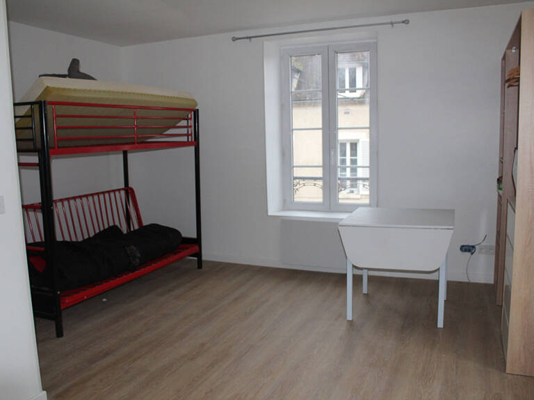 TONNERRE studio entièrement meublé et refait à neuf dans petit immeuble — photo 1