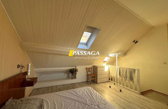 A VENDRE - 2 pièces en duplex - 44 m²  au sol environ - RODEZ  HYPERCENTRE — photo 2