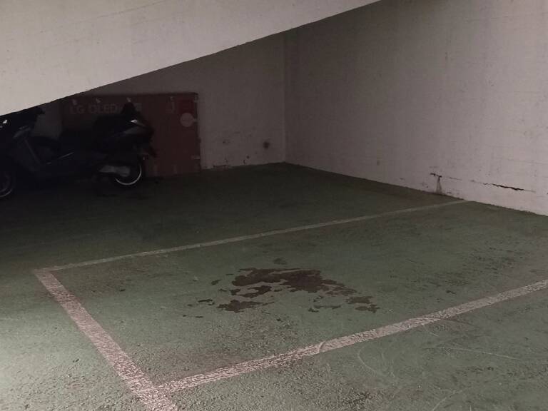 Garage   — photo 1