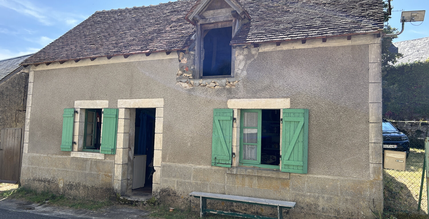 A VENDRE - Maison 3 pièces avec dépendances à Rivarennes — photo 1