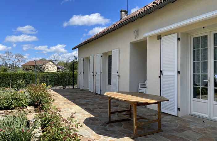 Maison 143 m2 habitables terrain dépendances — photo 4