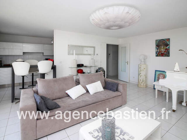Gex   Grand T3 de 84 m2 avec terrasse et garage — photo du bien