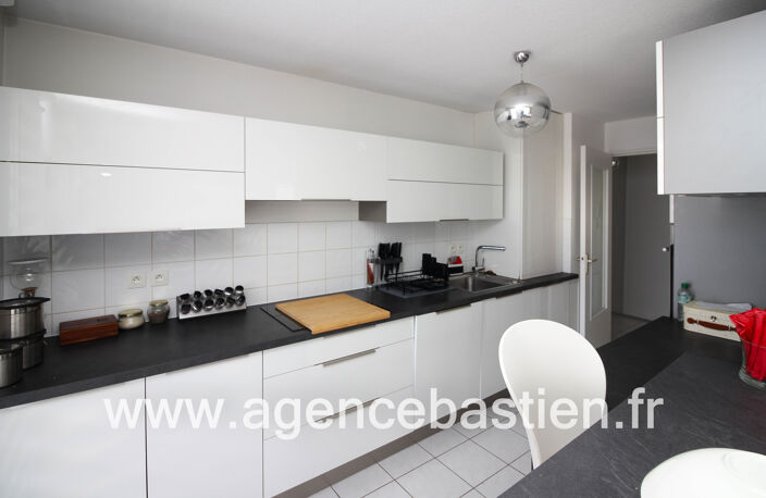 Gex   Grand T3 de 84 m2 avec terrasse et garage — photo 4
