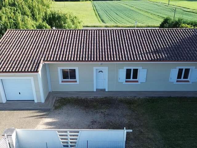 Maison de plein-pied située dan l'un des plus beaux villages de France dans un secteur recherché — photo du bien