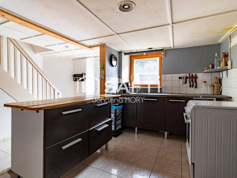 Maison mitoyenne à rénover 216 m2 à Fort potentiel — photo 1