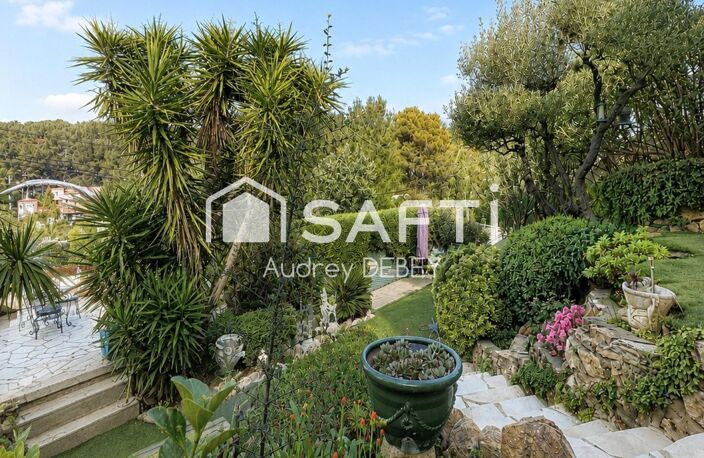 MAS DE CHARME AVEC JARDIN PISCINE DEPENDANCE ET GARAGE À QUELQUES PAS DE LA MER — photo 4