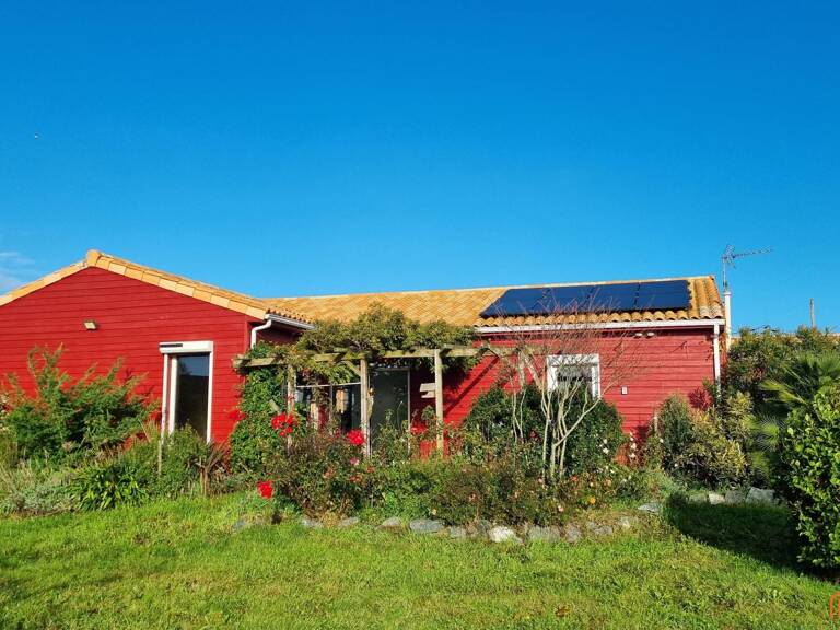 Maison bois éco-performante avec quasi autonomie électrique — photo 1