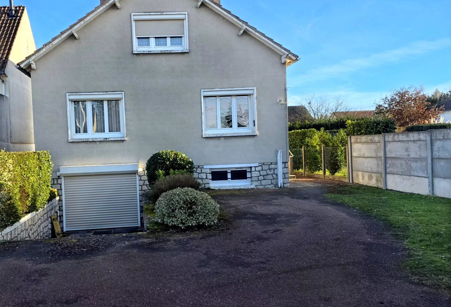 Pannes Sainte-Catherine – Maison sur sous-sol total avec beau potentiel — photo 1