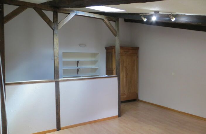 APPARTEMENT LUMINEUX À BAGNOLS-SUR-CÈZE — photo 3