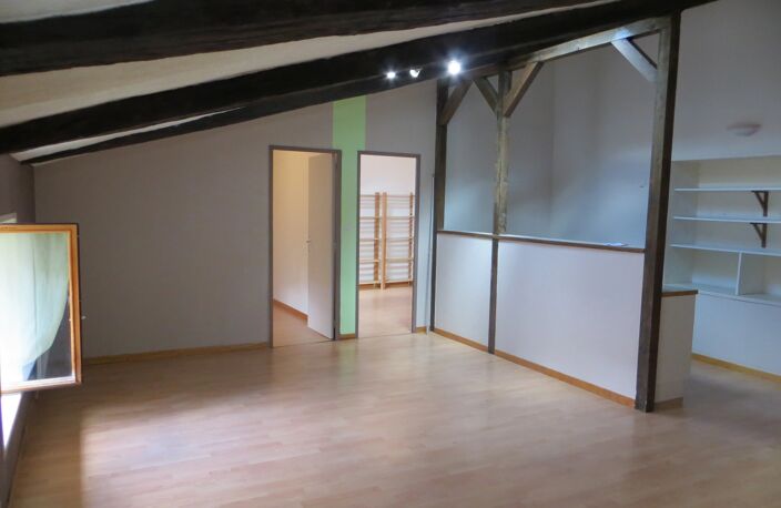 APPARTEMENT LUMINEUX À BAGNOLS-SUR-CÈZE — photo 4