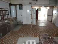 Saint Genou 36 : Centre bourg - Immeuble commercial — photo 2
