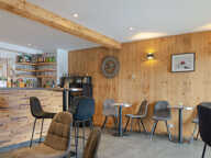 Hôtel bar restaurant au cœur de PARADISKI — photo 2