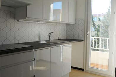 Appartement 3 pièces 904 €