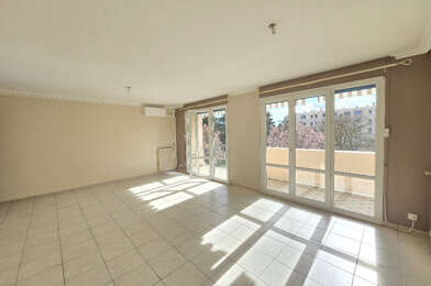 Appartement 5 pièces 1230 €