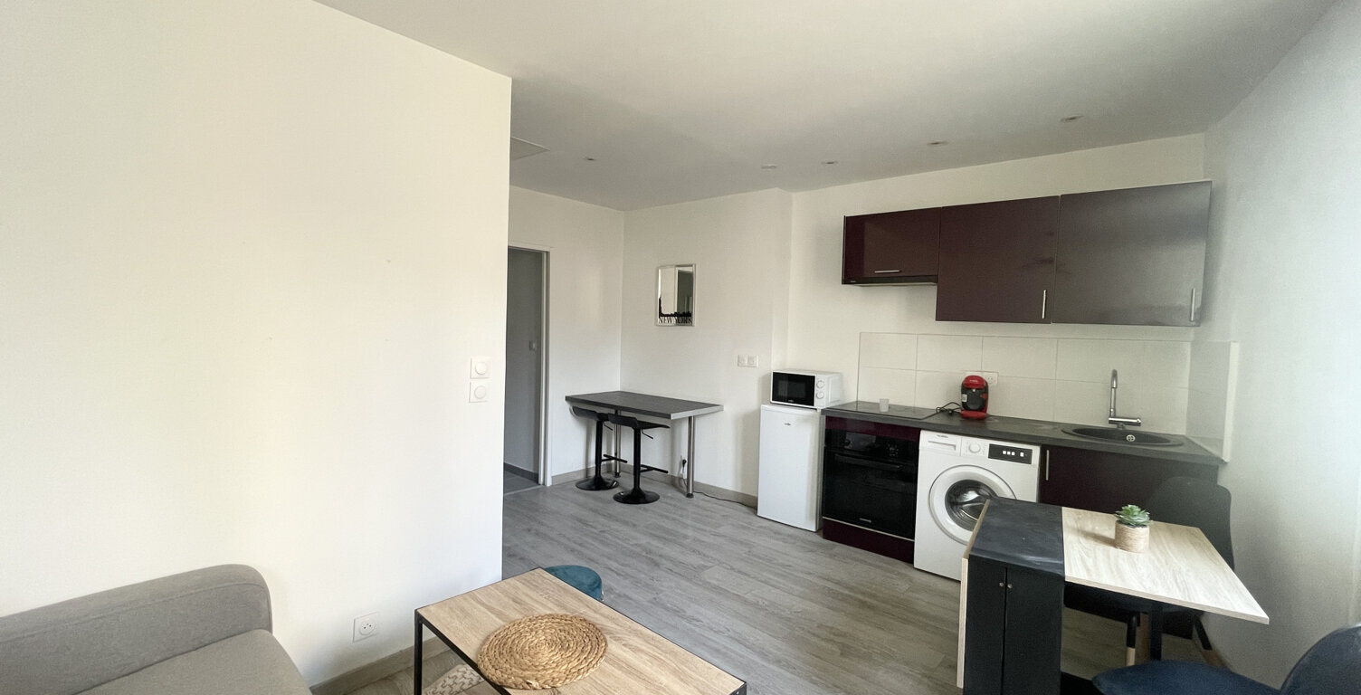 Vente STUDIO 28 m2 refait à neuf entièrement équipé 13001 — photo 1