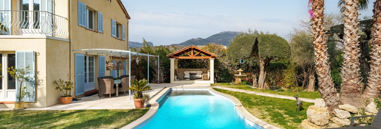 Maison 8 Pièces 217 m² à vendre à Le Rouret (06650)