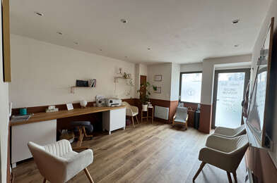 Commerce 2 pièces 74000 €